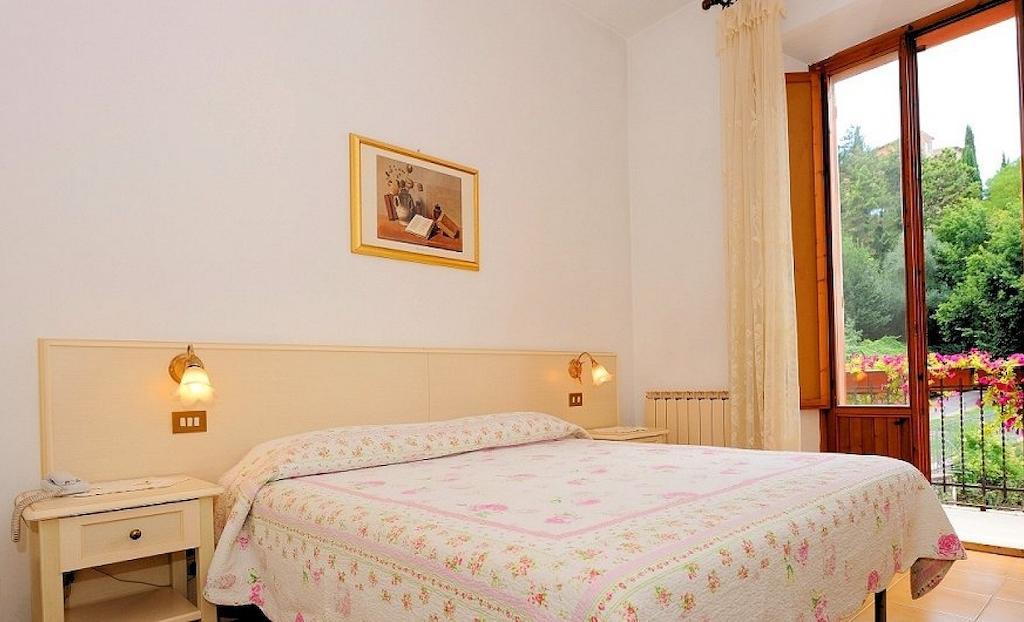 פרוג'ה Hotel San Sebastiano חדר תמונה